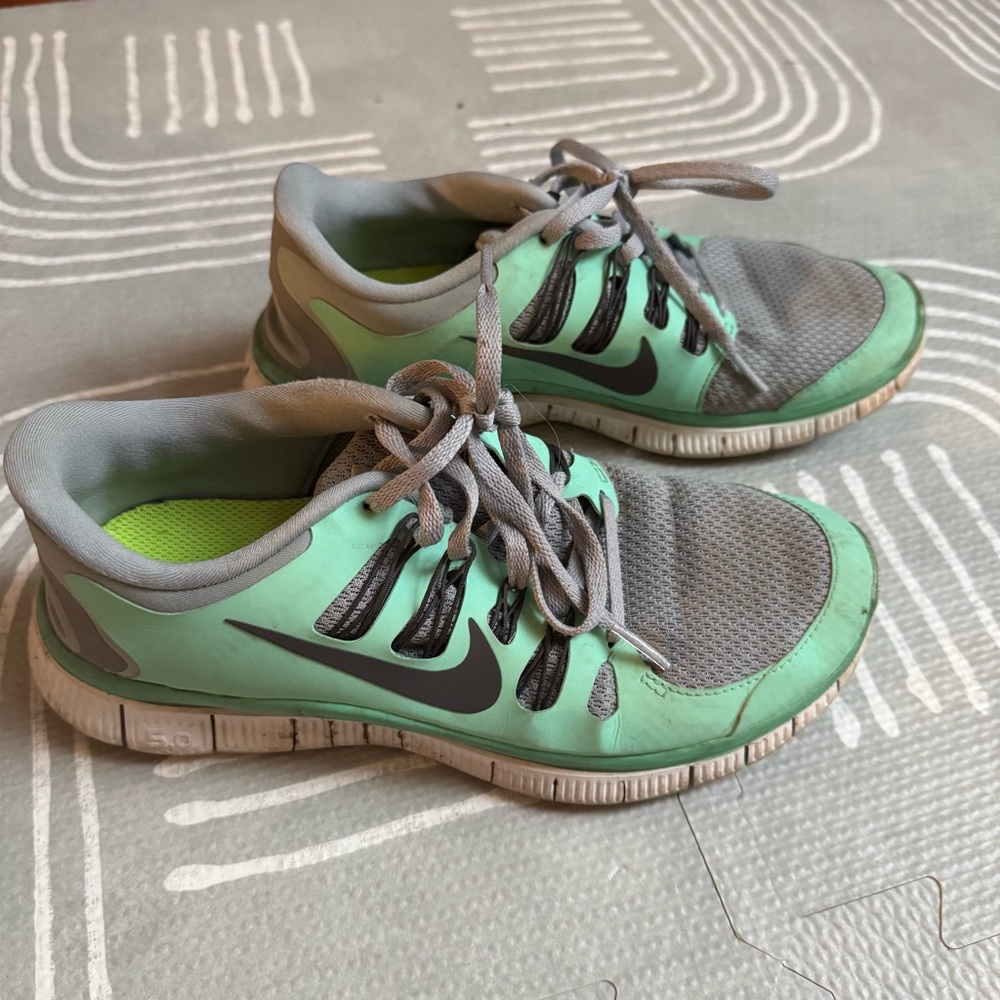 Women’s Nike Free 5.0 Running Shoes Size 8